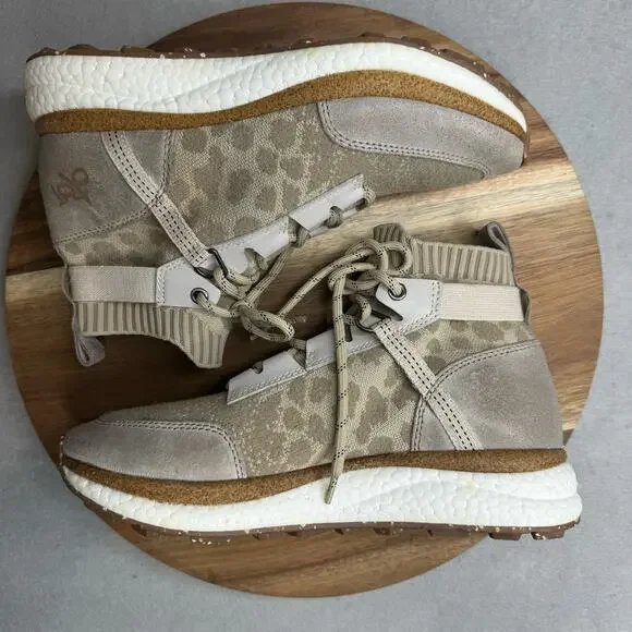 OTBT Hybrid Khaki Stretchy Sock High Top Sneaker Womens Size 9M Lace Up EUC - Picture 3 of 9